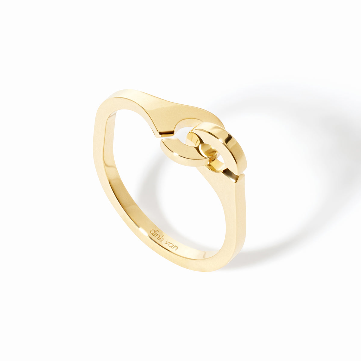 Bague Menottes sculptées or jaune 18Kt