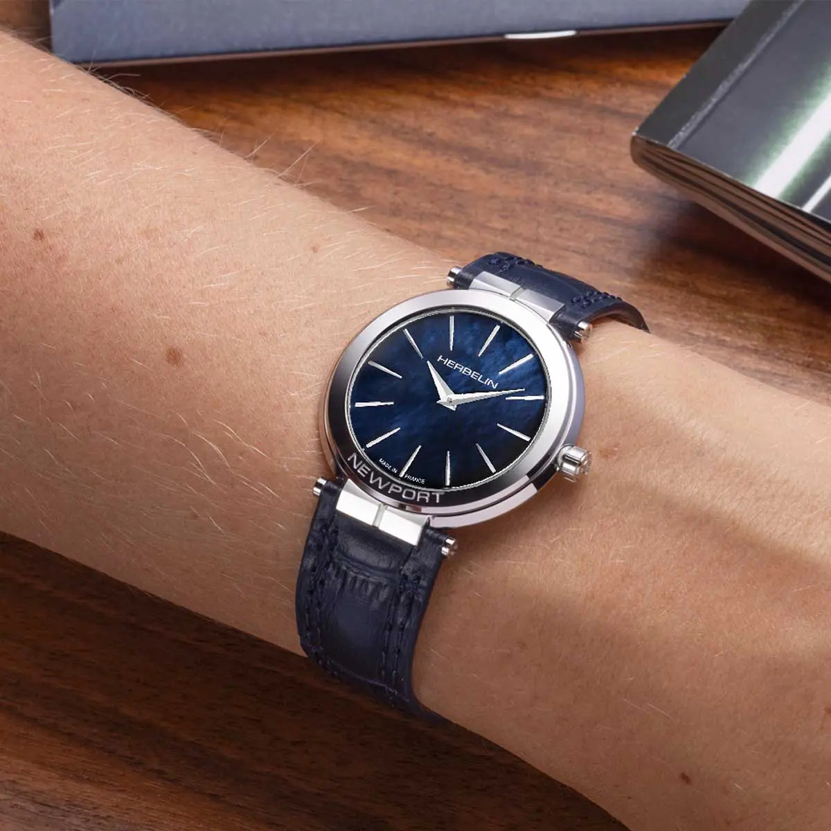 Montre Newport Slim acier et cuir