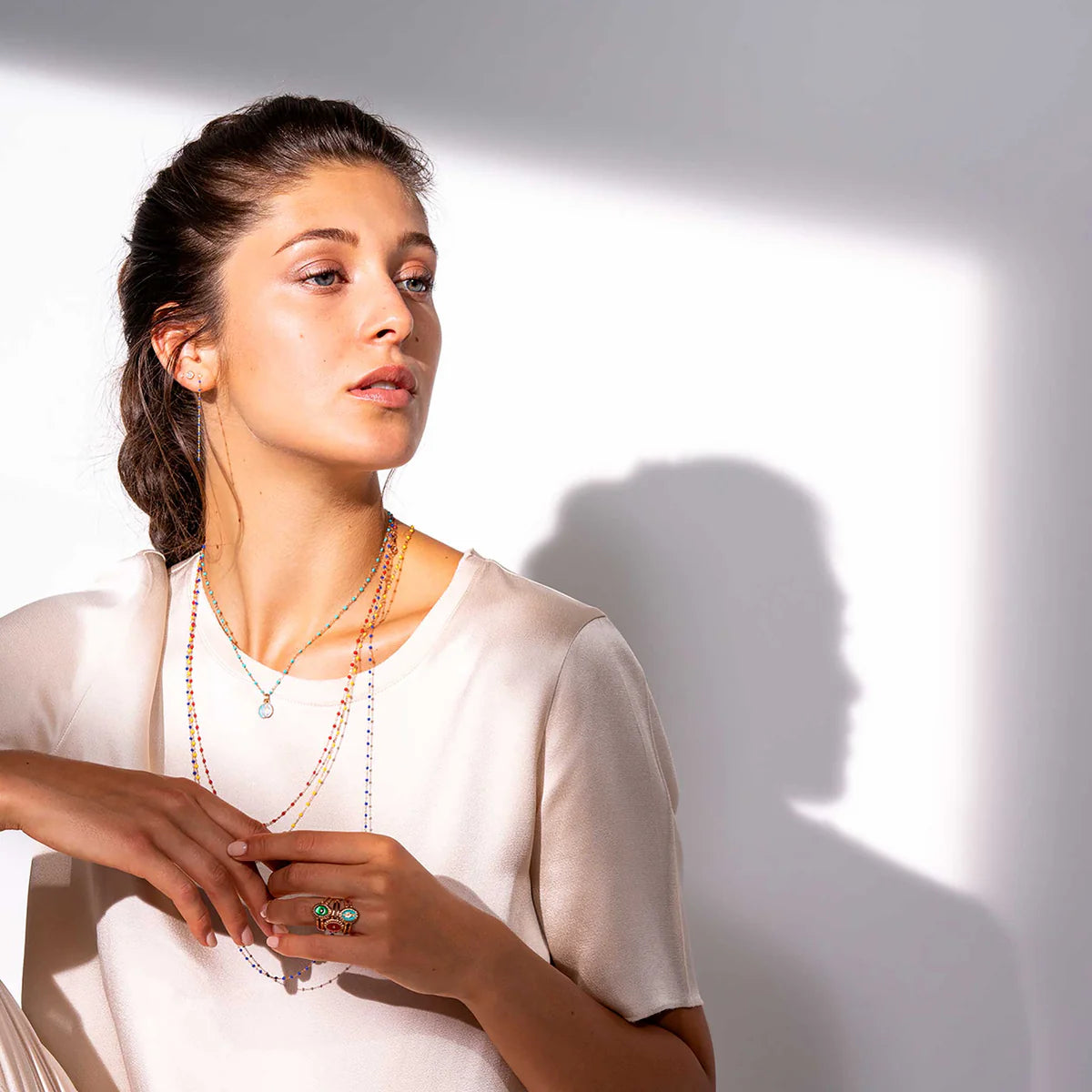 Pendentif Madone résine bleu layette or jaune