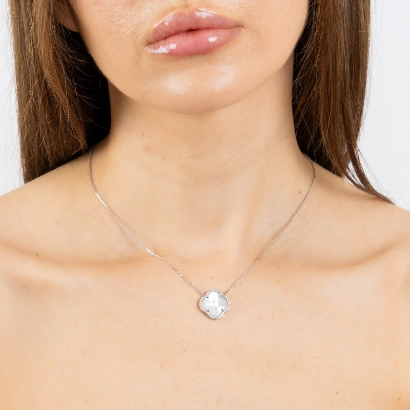 Collier Victoria nacre blanche or blanc et diamants grand modèle