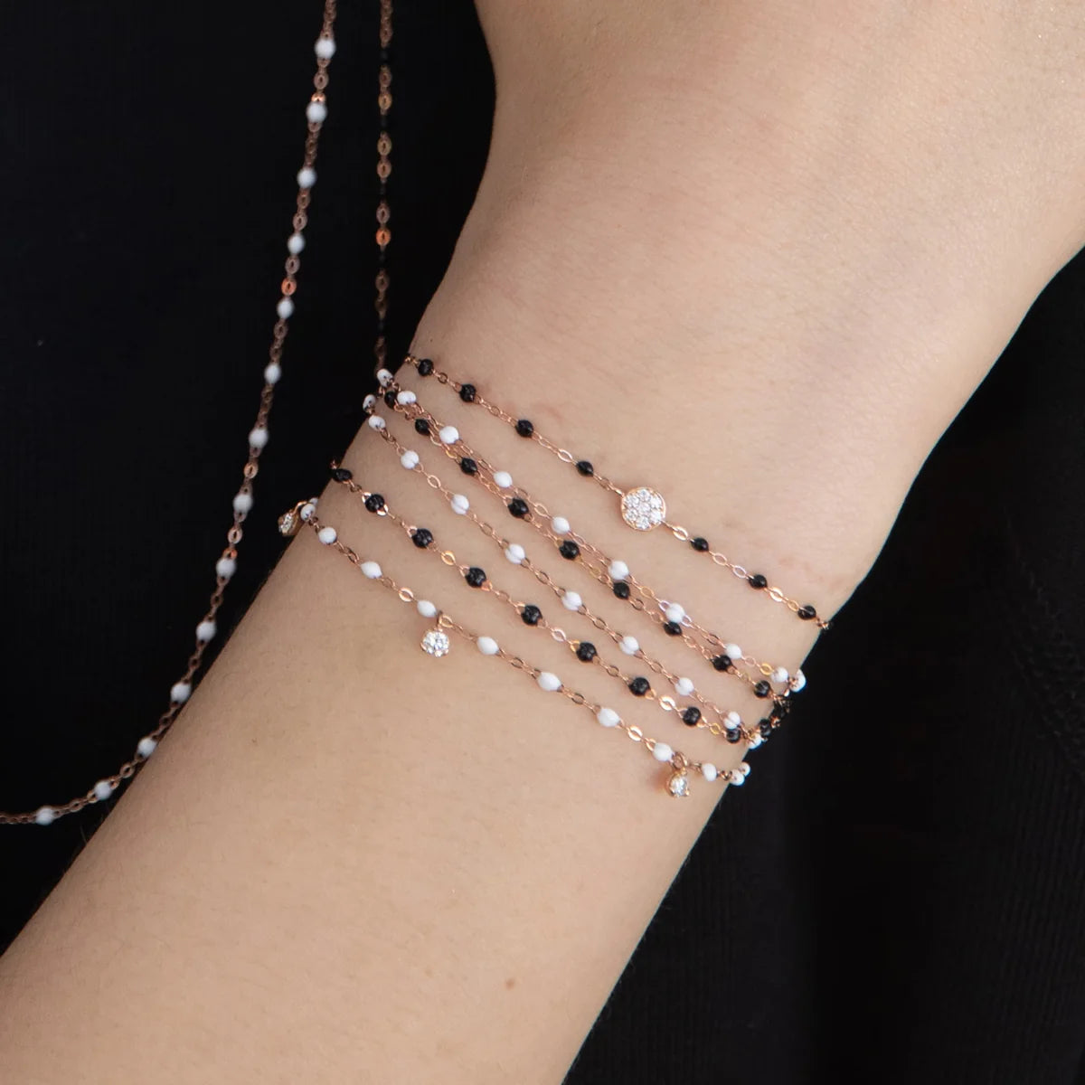 Bracelet Puce Noir or jaune diamants 17cm